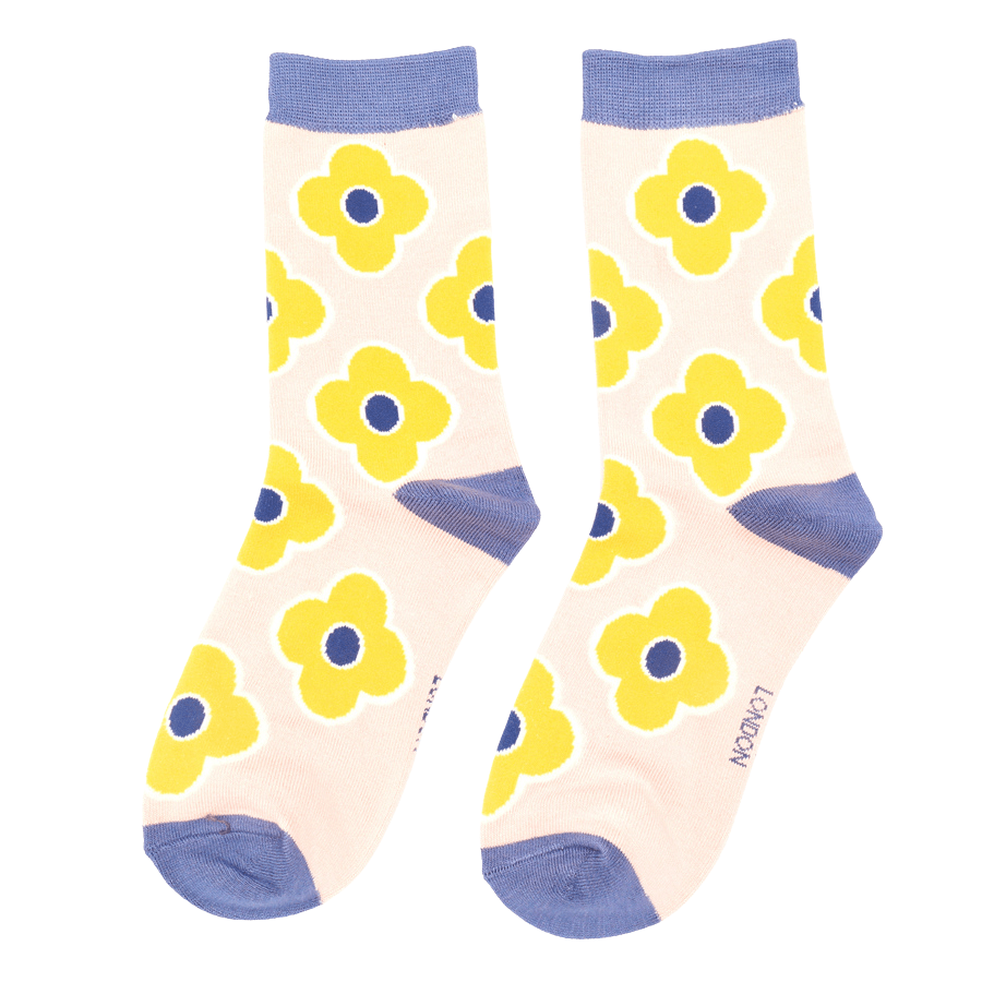 Miss Sparrow Bamboo Retro Flowers Women's Socks Coral Pink - Give And Glow